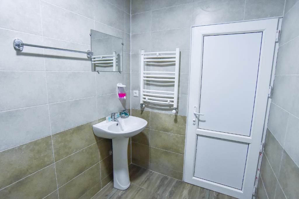 City Hotel Kutaisi room 6
